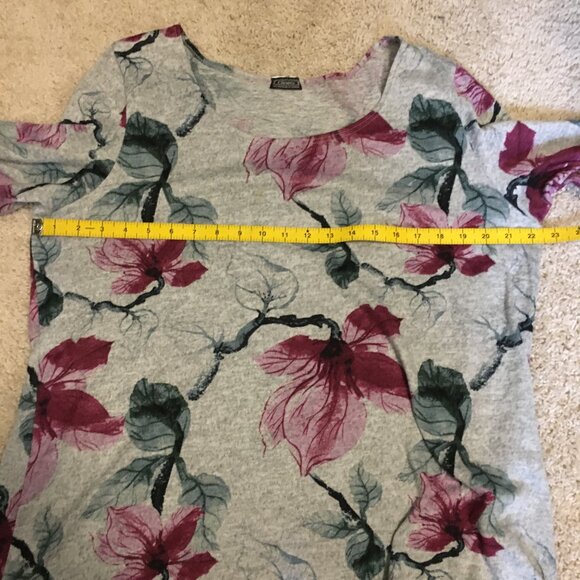 Canadian Clientele Bell Sleeve and Lace and Grommet Floral Sweater - Picture 11 of 16